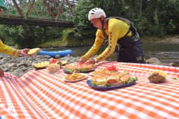 rafting-2-3-picnic-time